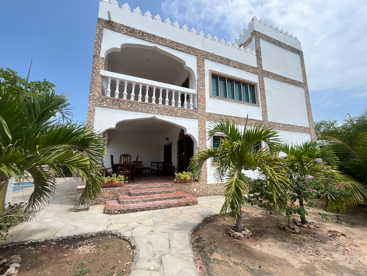 Pumbao House - FOR RENT & SALE